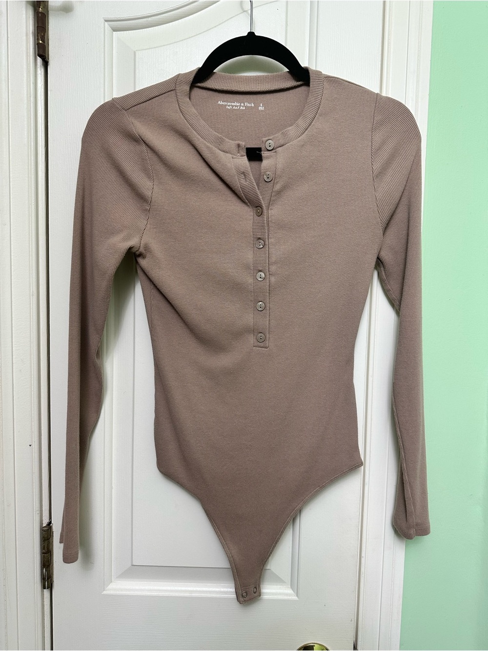 Abercrombie & Fitch Long-Sleeve Henley Bodysuit - Taupe